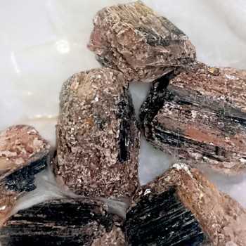 Tourmaline Mica - Pierre brute - Lithothérapie - Tourmaline noire mica - pierre brute - protection 2