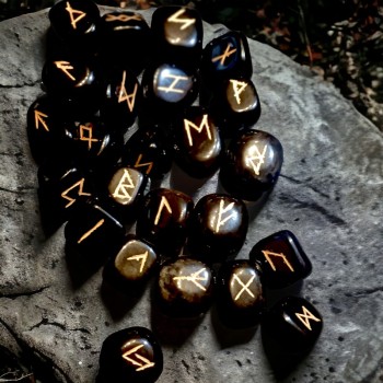 Runes divinatoires - Runes Futhark - Runes en pierres - Obsidienne noire - Outils de divination - La Malle Aux Sorcières 2