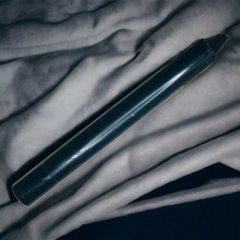 Bougie de rituel teintée dans la masse noire