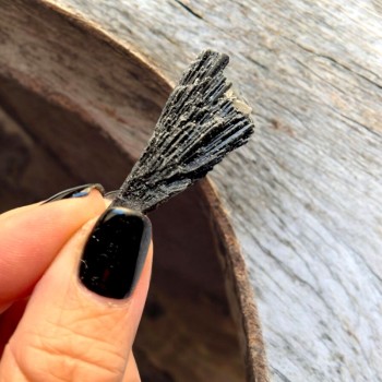 Cyanite noire - balai de sorcière - Disthène - Kyanite noire 2