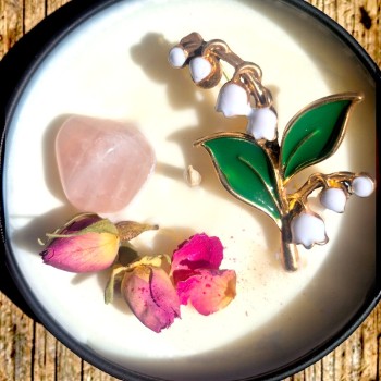 bougie beltane artisanale muguet quartz rose
