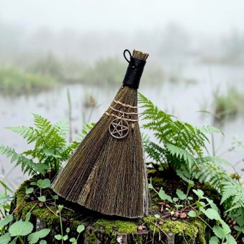 Balai de Sorcière Pentacle & Obsidienne | La Malle Aux Sorcières